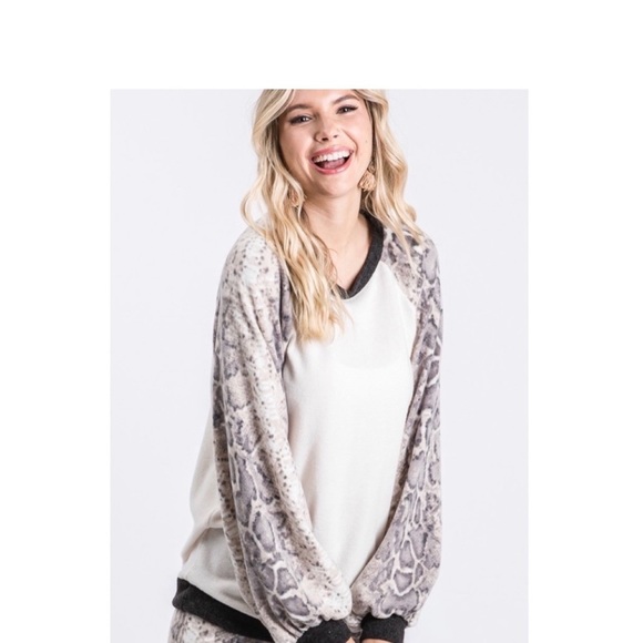 ANIMAL PRINTED LOUNGEWEAR SET NWT - Picture 5 of 11